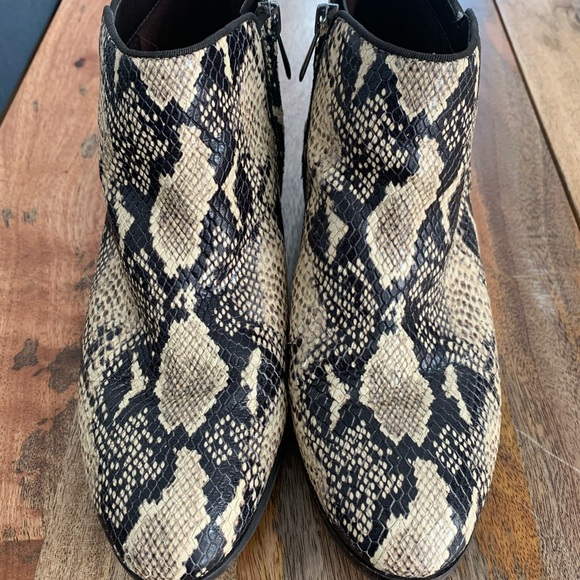 Sam Edelman Petty Ankle Bootie Snake Python 8.5 - Picture 2 of 7